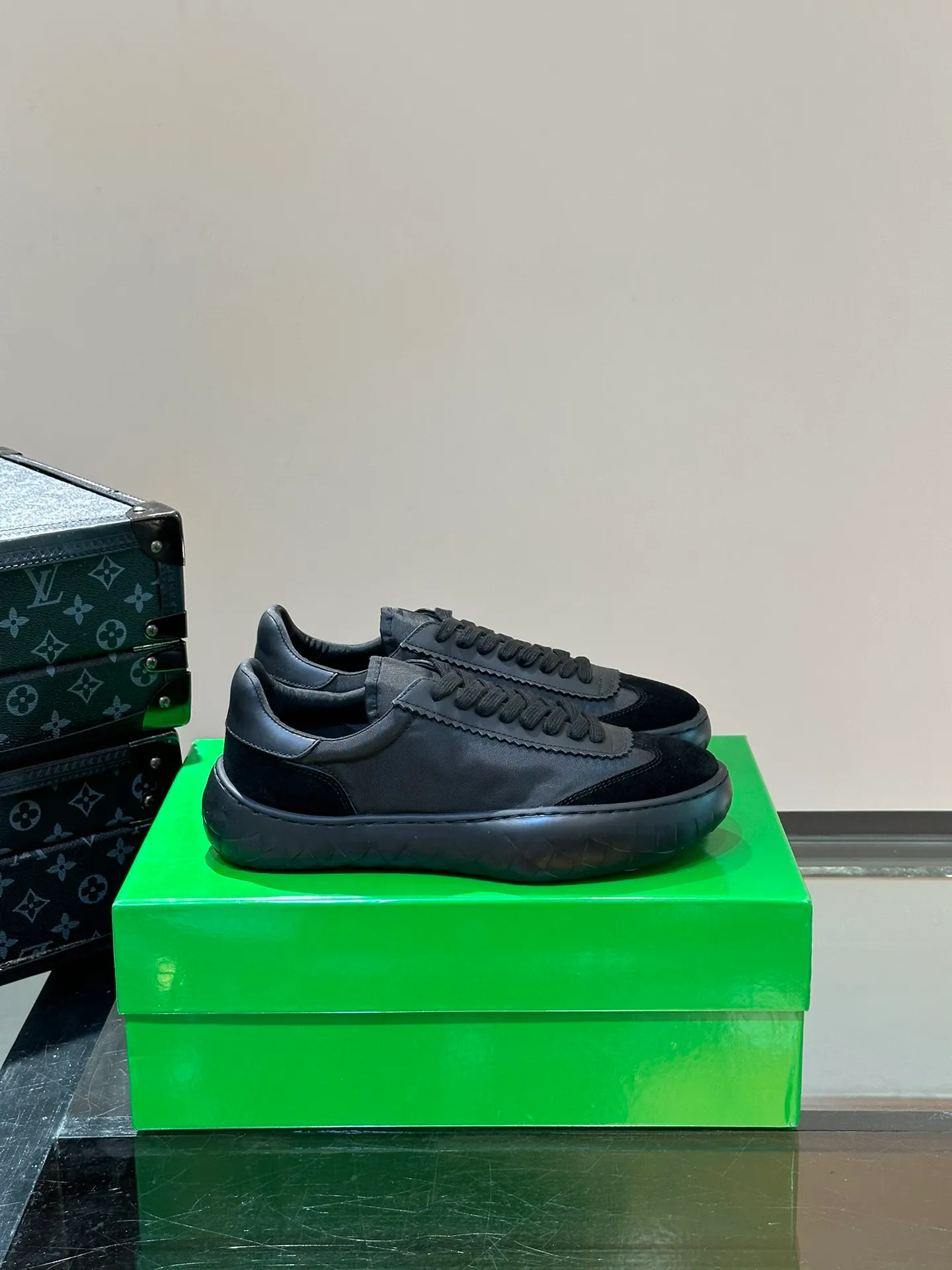 p440💰Men's Shoes BV/Bottega Veneta🆕The new men's moral training sneakers, made of Sneaker technology nylon and suede, inspired by retro basketball shoes, a new interpretation of classic sneakers, a lightweight, comfortable and breathable summer must-have item, the soles are made of classic woven texture, super recognizable, nylon suede stitching, full of texture!  Size: 38-45